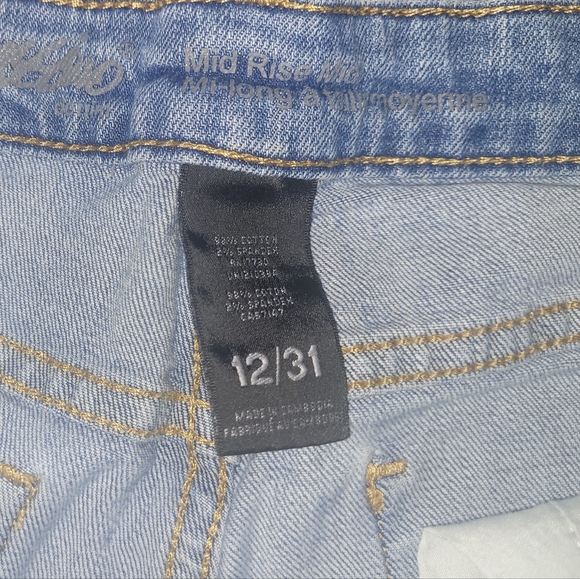 Three Pairs of Size 12 Shorts Raw Hem Scoop, Mossimo, Aero - Picture 10 of 10